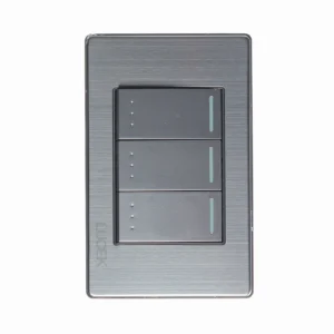 BP10-M/P PLACA METÁLICA CON 3 INTERRUPTORES DE ESCALERA DE 1 MÓDULO PLATEADO.